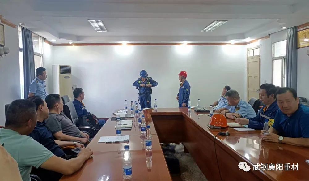 省經(jīng)信廳中小企業(yè)發(fā)展處二級(jí)調(diào)研員胡軍帶隊(duì)到襄陽(yáng)重材開(kāi)展重點(diǎn)行業(yè)領(lǐng)域安全生產(chǎn)聯(lián)合專項(xiàng)執(zhí)法檢查1.jpg